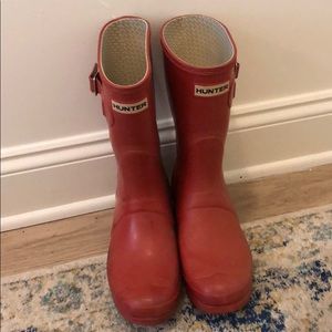 Short Red Matte Hunters